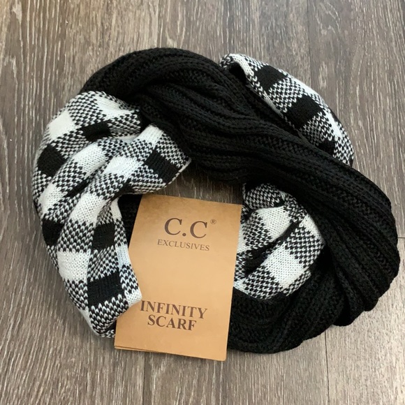 C.C Cheveux Hat and Infinity Scarf Set - Picture 6 of 9